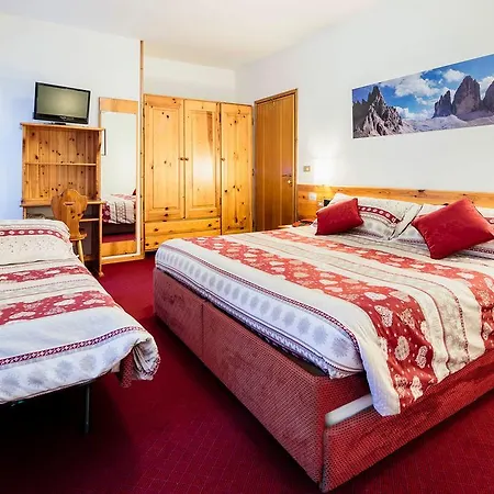 Coldai Hotel 3*